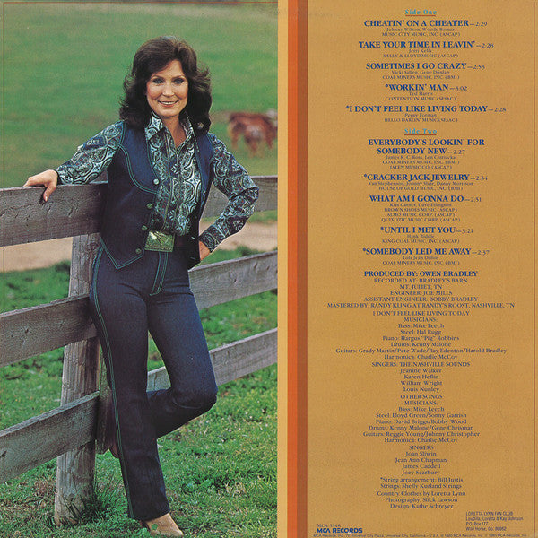 Lynn, Loretta - Lookin' Good (Vinyl, VG+) (Vinyl LP)